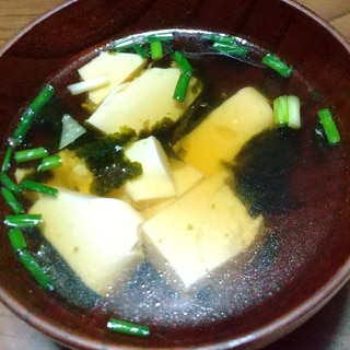 豆腐と海苔の韓国風スープ